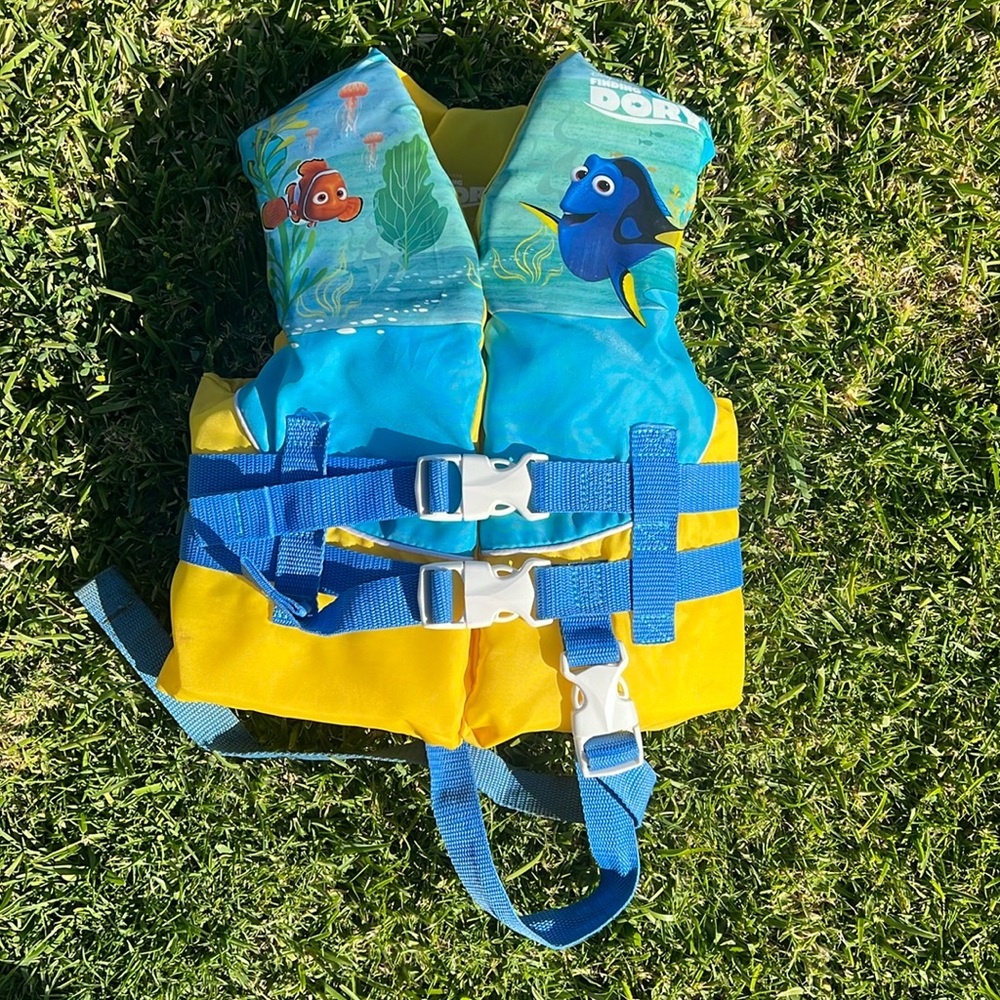 Finding Nemo Kids Life Jacket vest  30-50 lb. Coast Gaurd Approved